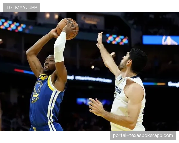 勇士133-112大胜灰熊，全队8人得分上双展现深度