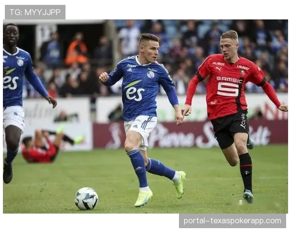 镜头捕捉：斯特拉斯堡主帅因抗议判罚被出示红牌罚上看台