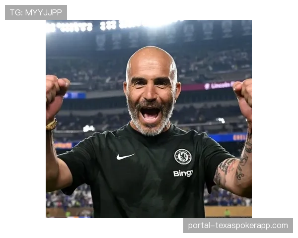 特写:一位盲人球迷首次通过触觉反馈背心“感受”到切尔西的进球 特写:一位盲人球迷首次通过触觉反馈背心“感受”到切尔西的进球